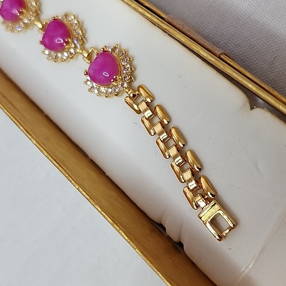 Gold with Pink Jade Hearts Bracelet - Picture 6 of 7